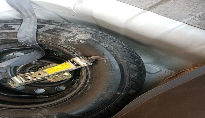 2013 Hyundai i10 MAGNA 1.2, Petrol, Manual, 86,986 km, tyre