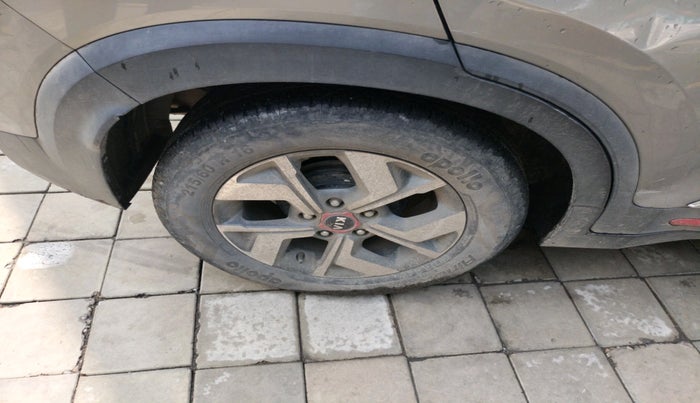 2021 KIA SONET GTX PLUS 1.5 AT, Diesel, Automatic, 1,70,144 km, tyre