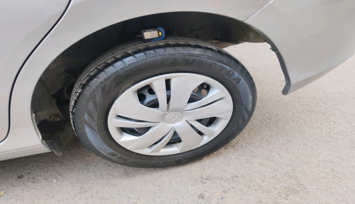 2023 Honda Amaze 1.2L I-VTEC S, Petrol, Manual, 39,483 km, tyre