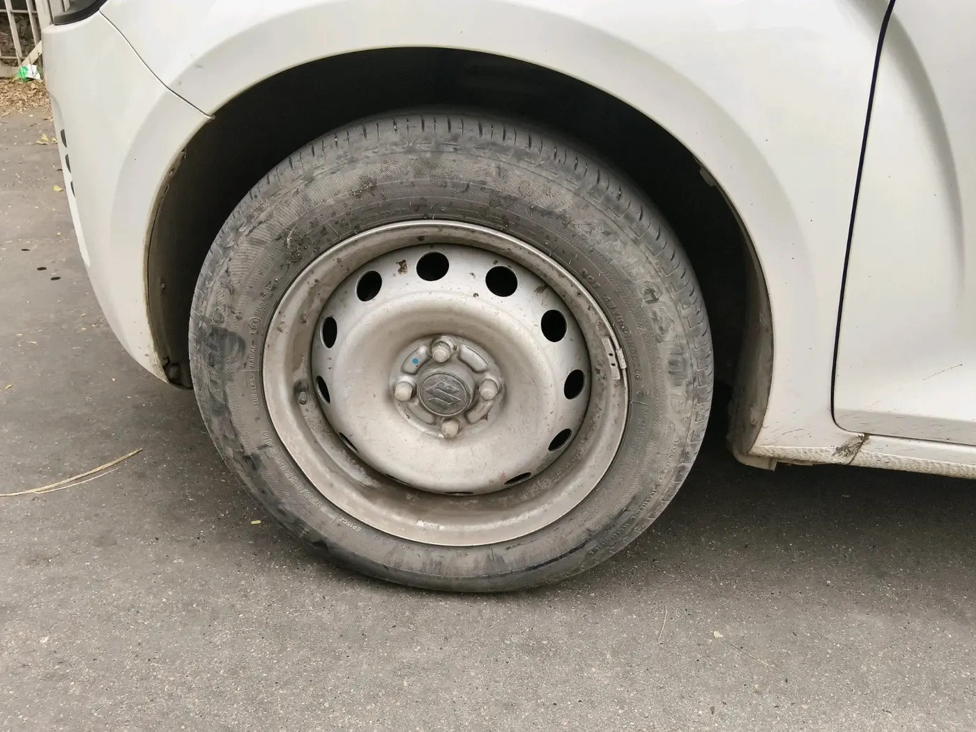 2020 Maruti IGNIS SIGMA 1.2, CNG, Manual, 32,199 km, tyre