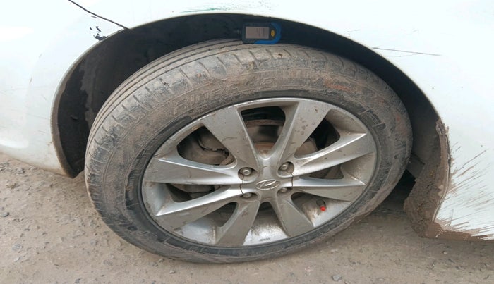 2013 Hyundai Verna FLUIDIC 1.6 VTVT SX, Petrol, Manual, 90,253 km, tyre