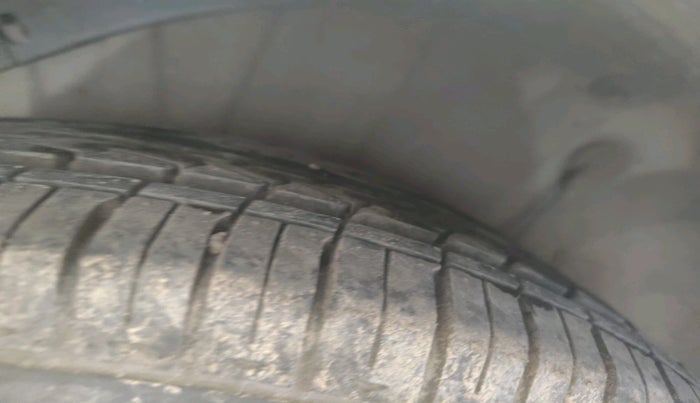 2012 Hyundai i20 ASTA 1.4 CRDI, Diesel, Manual, 1,71,926 km, tyre