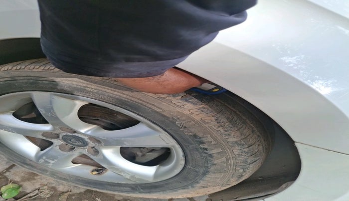 2013 Skoda Rapid ELEGANCE 1.6 TDI CR MT, Diesel, Manual, 1,15,361 km, tyre