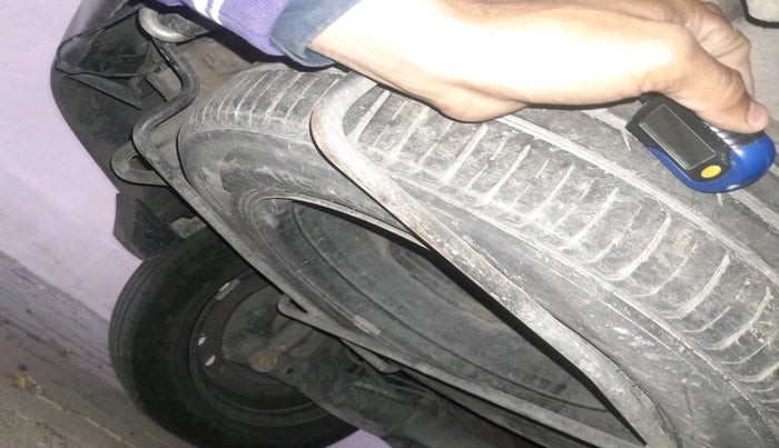 2013 Maruti Ertiga VXI, Petrol, Manual, 1,43,958 km, tyre