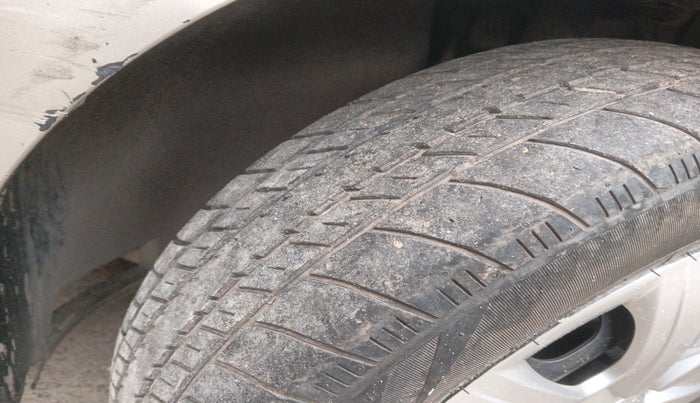 2012 Skoda Rapid 1.6 MPI ACTIVE, Petrol, Manual, 88,639 km, tyre