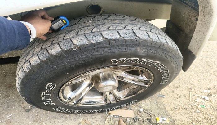 2014 Mahindra Bolero ZLX BS IV, Diesel, Manual, 1,11,212 km, tyre