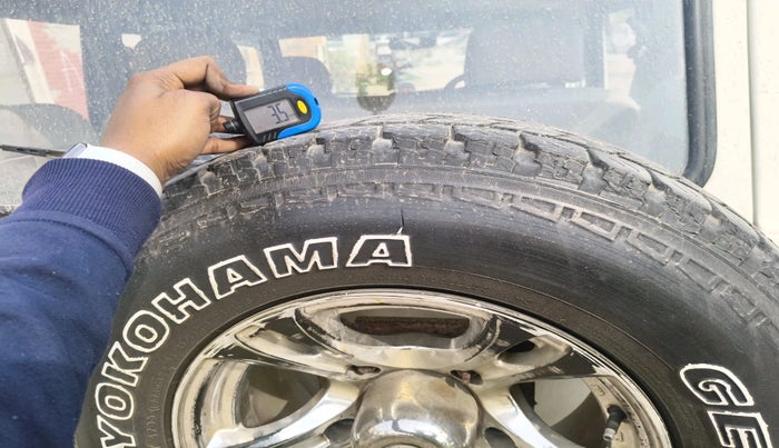 2014 Mahindra Bolero ZLX BS IV, Diesel, Manual, 1,11,212 km, tyre