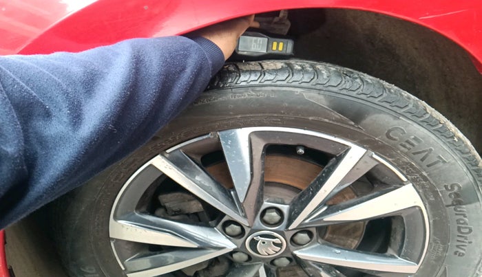 2022 Skoda SLAVIA STYLE 1.5L TSI DSG, Petrol, Automatic, 34,402 km, tyre