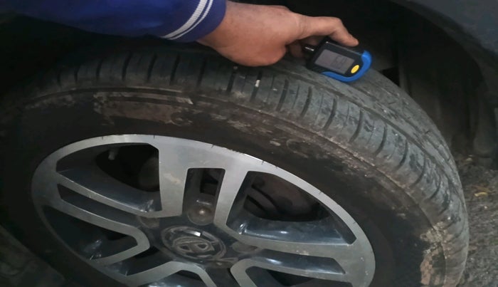 2017 Tata Hexa XTA 4X2 7 STR, Diesel, Automatic, 55,347 km, tyre