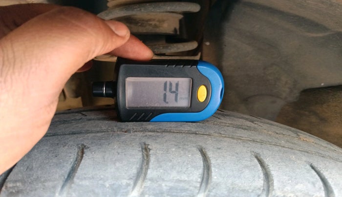 2017 Renault Kwid RXT 0.8 (O), Petrol, Manual, 1,14,292 km, tyre