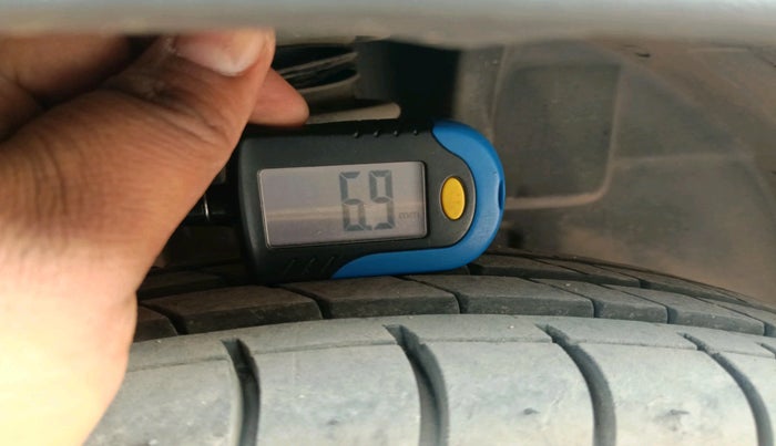 2017 Renault Kwid RXT 0.8 (O), Petrol, Manual, 1,14,292 km, tyre