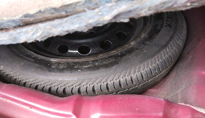 2016 Ford Figo Aspire TITANIUM 1.2 PETROL, Petrol, Manual, 68,316 km, tyre