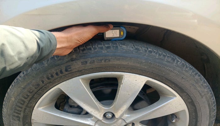 2012 Hyundai Verna FLUIDIC 1.6 VTVT SX, Petrol, Manual, 55,642 km, tyre