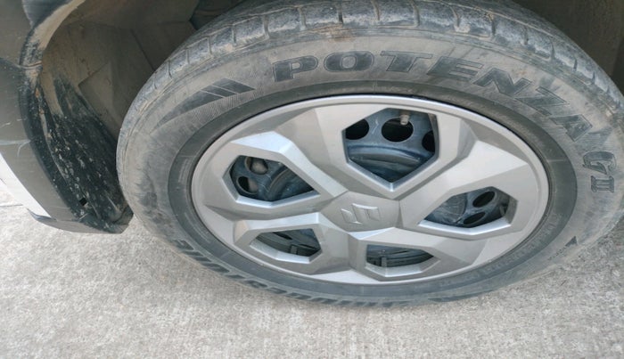 2017 Maruti Vitara Brezza VDI (O), Diesel, Manual, 1,29,623 km, tyre