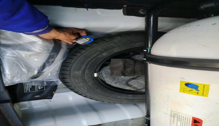 2024 Hyundai AURA SX 1.2 CNG, Petrol, Manual, 30,071 km, tyre