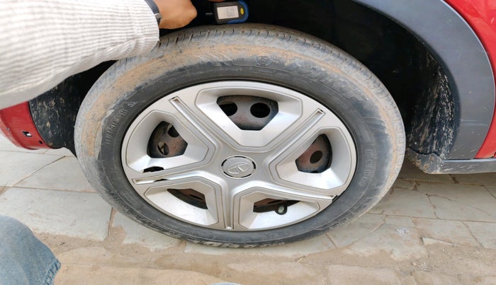 2018 Tata NEXON XZ PETROL, Petrol, Manual, 1,02,902 km, tyre