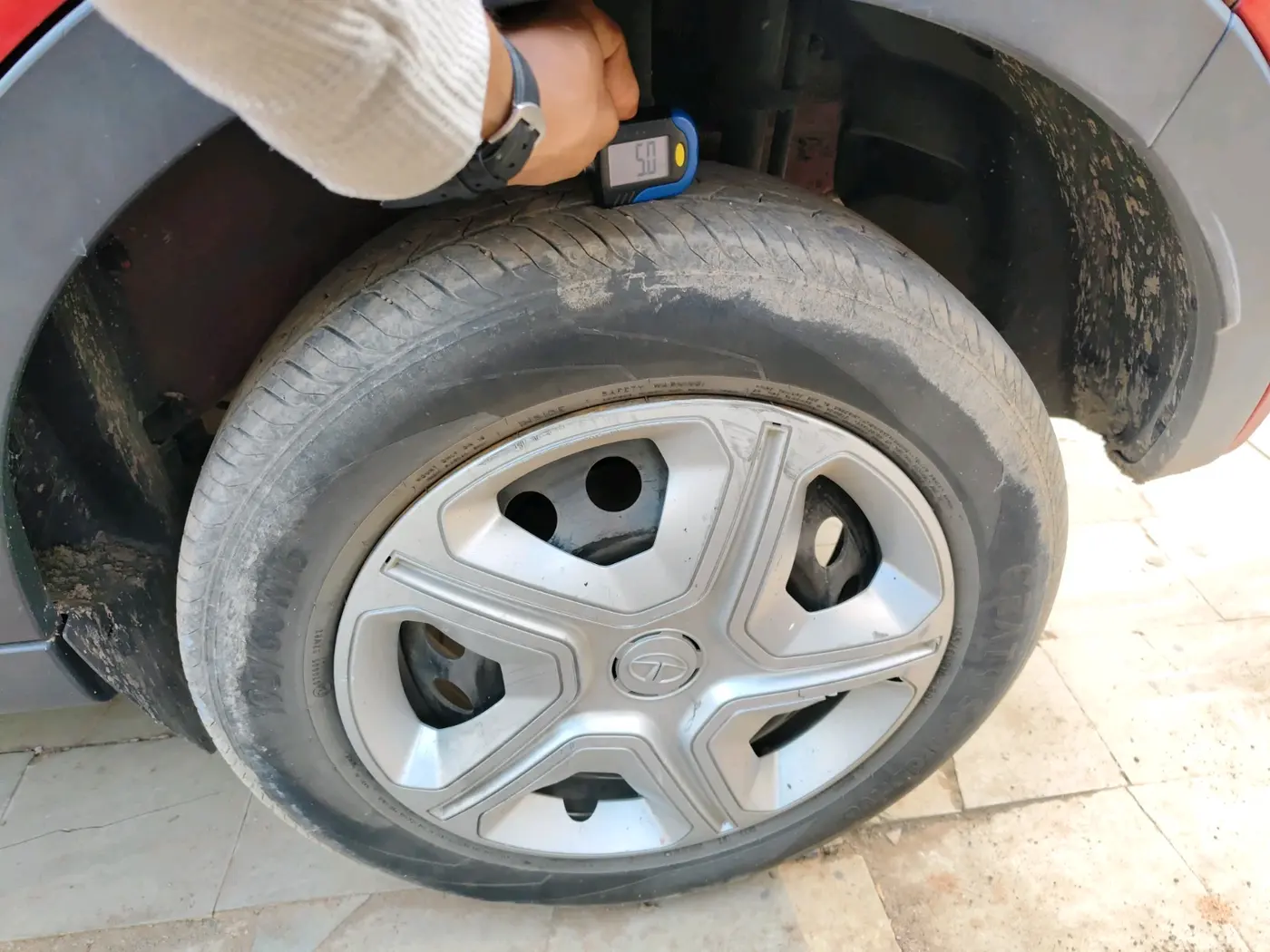 2018 Tata NEXON XZ PETROL, Petrol, Manual, 1,02,902 km, tyre