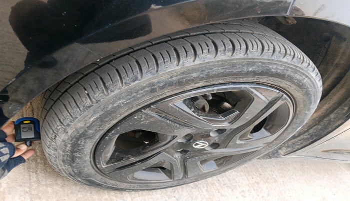 2022 Tata ALTROZ XT PETROL DARK EDITION, Petrol, Manual, 18,103 km, tyre