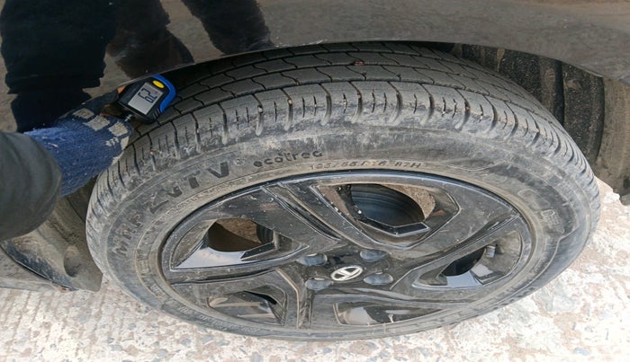 2022 Tata ALTROZ XT PETROL DARK EDITION, Petrol, Manual, 18,103 km, tyre