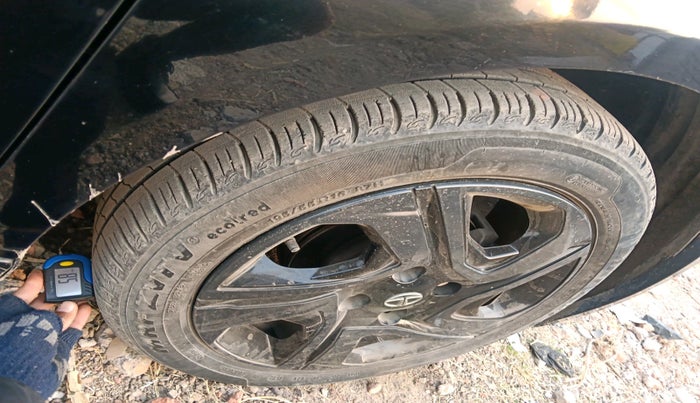 2022 Tata ALTROZ XT PETROL DARK EDITION, Petrol, Manual, 18,103 km, tyre