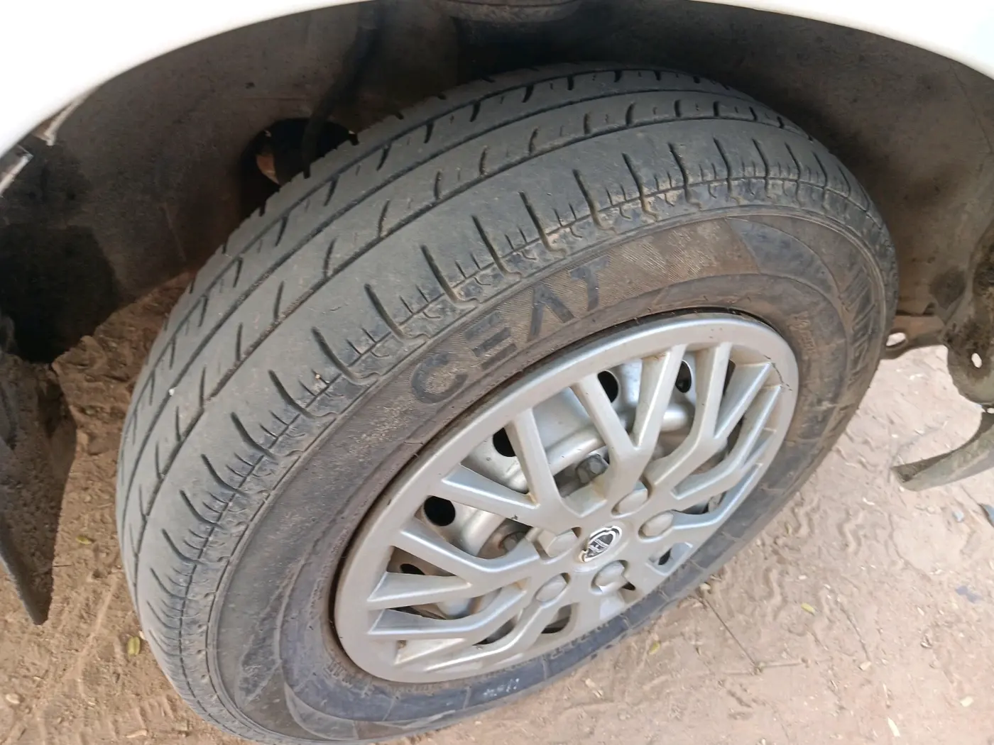 2011 Maruti Alto LXI, Petrol, Manual, 65,200 km, tyre