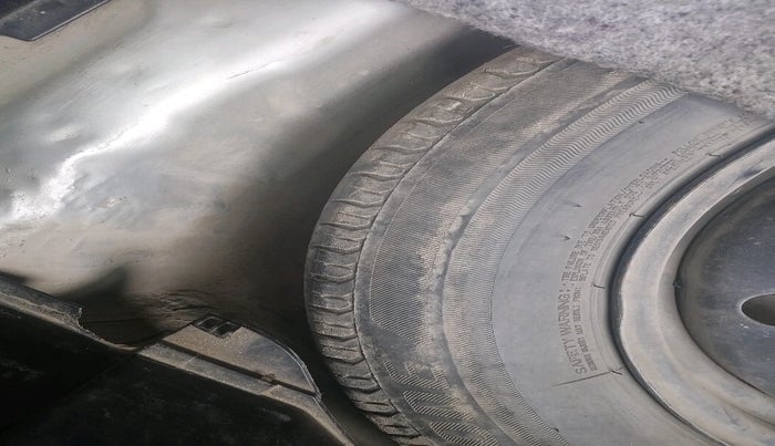 2018 Maruti Swift VDI, Diesel, Manual, 76,462 km, tyre