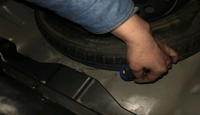 2022 Maruti Dzire VXI, Petrol, Manual, 34,232 km, tyre