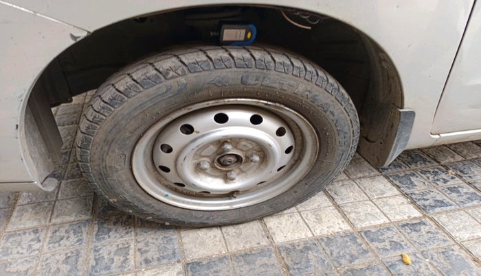 2012 Maruti Wagon R 1.0 LXI CNG, CNG, Manual, 86,505 km, tyre