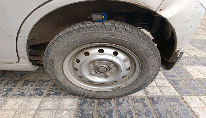 2012 Maruti Wagon R 1.0 LXI CNG, CNG, Manual, 86,505 km, tyre