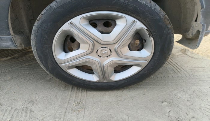 2020 Tata NEXON XM SUNROOF DIESEL, Diesel, Manual, 1,76,969 km, tyre