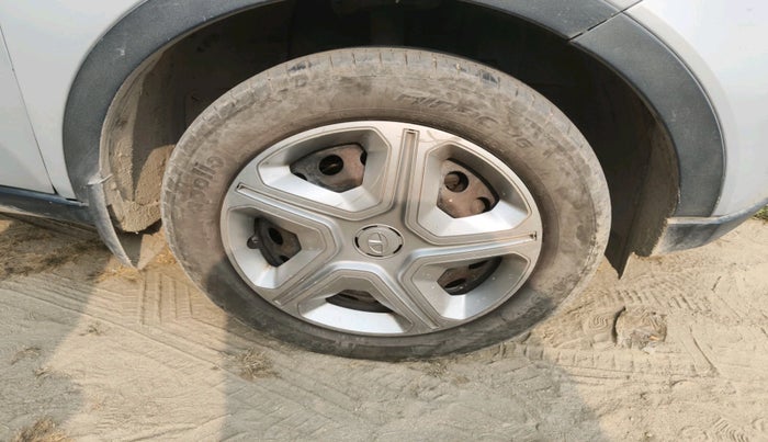 2020 Tata NEXON XM SUNROOF DIESEL, Diesel, Manual, 1,76,969 km, tyre