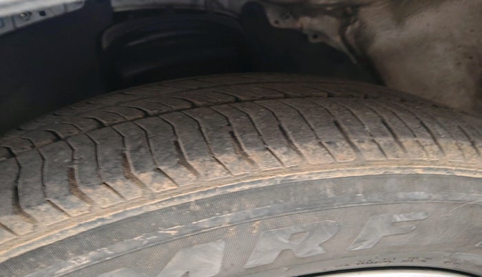 2021 Toyota Innova Crysta 2.4 GX 8 STR, Diesel, Manual, 1,03,461 km, tyre