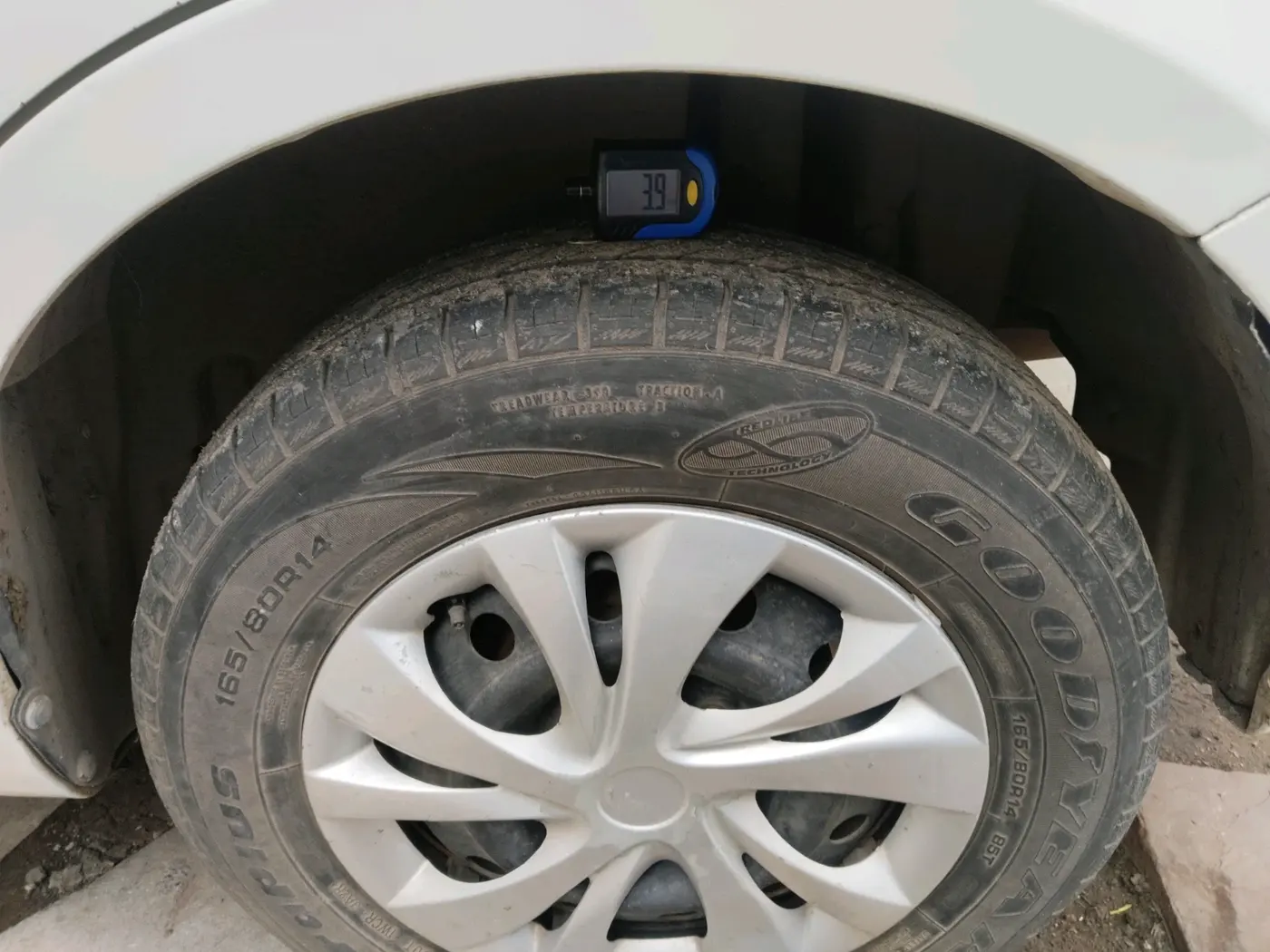 2014 Maruti Swift Dzire VDI, Diesel, Manual, 63,242 km, tyre