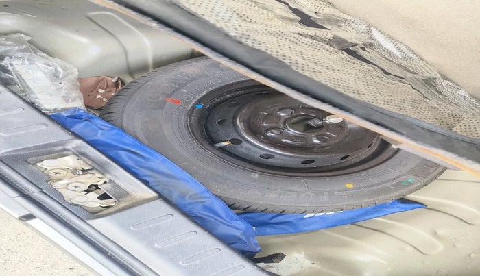 2020 Maruti Alto LXI, Petrol, Manual, 32,182 km, tyre