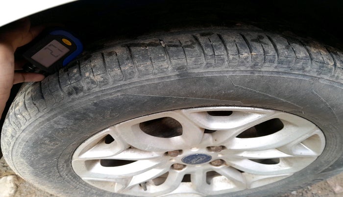 2017 Ford Ecosport TITANIUM 1.5L DIESEL, Diesel, Manual, 1,52,105 km, tyre