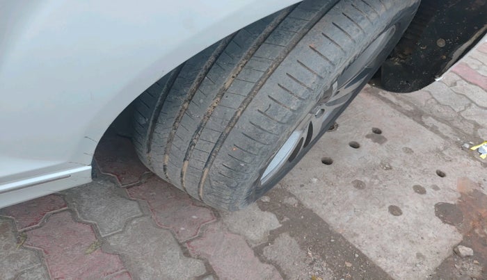 2012 Audi Q7 3.0 TDI QUATTRO, Diesel, Automatic, 1,08,861 km, tyre