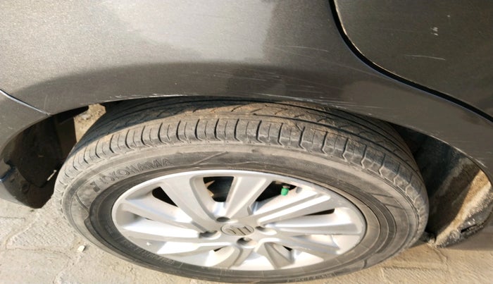 2015 Maruti Swift Dzire ZDI AMT, Diesel, Automatic, 95,721 km, tyre