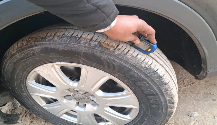 2013 Audi Q3 2.0 QUATTRO TDI AT, Diesel, Automatic, 1,16,254 km, tyre