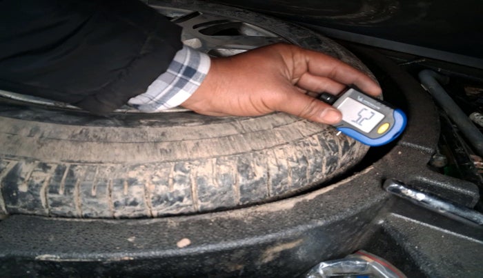 2013 Audi Q3 2.0 QUATTRO TDI AT, Diesel, Automatic, 1,16,254 km, tyre