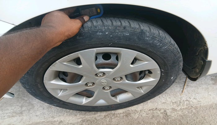 2016 Hyundai Grand i10 MAGNA AT 1.2 KAPPA VTVT, Petrol, Automatic, 29,029 km, tyre