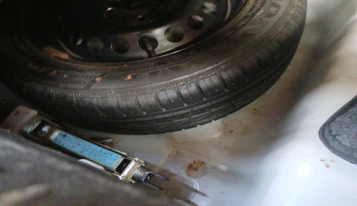 2016 Hyundai Grand i10 MAGNA AT 1.2 KAPPA VTVT, Petrol, Automatic, 29,029 km, tyre