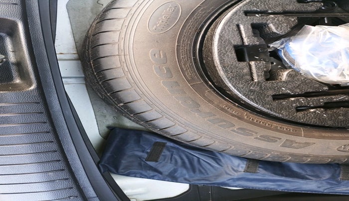 2019 Hyundai Creta E PLUS 1.6 PETROL, Petrol, Manual, 52,677 km, tyre