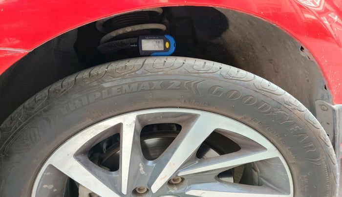 2017 Volkswagen Polo COMFORTLINE 1.2L, Petrol, Manual, 55,480 km, tyre