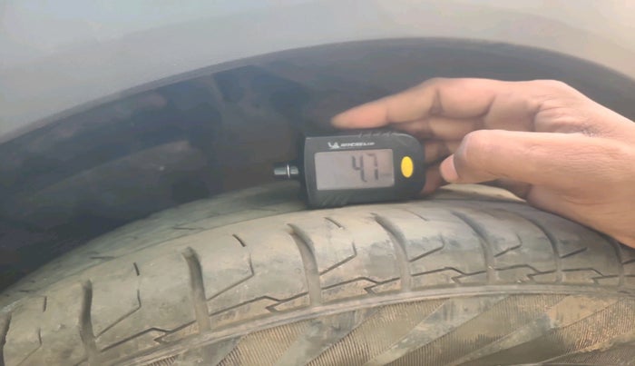 2015 Hyundai Creta SX (O) 1.6 DIESEL, Diesel, Manual, 1,16,475 km, tyre