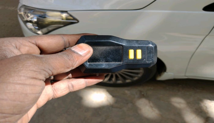 2015 Maruti Ciaz ZXI+, Petrol, Manual, 1,37,835 km, tyre