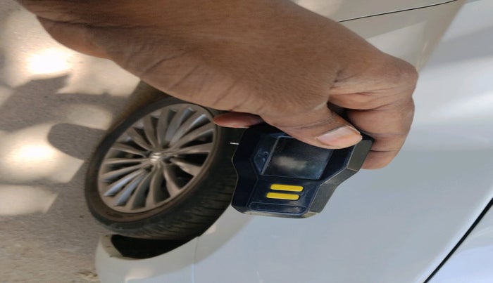 2015 Maruti Ciaz ZXI+, Petrol, Manual, 1,37,835 km, tyre