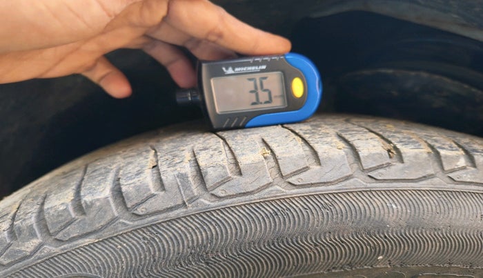 2011 Fiat Linea ACTIVE 1.4 L, Petrol, Manual, 76,177 km, tyre