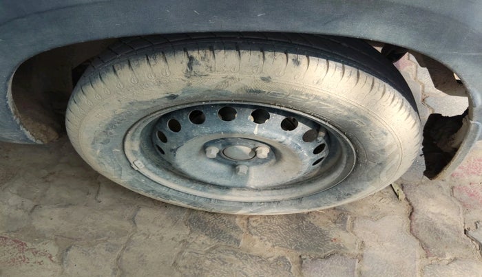 2020 Renault Kwid CLIMBER 1.0 AMT (O), Petrol, Automatic, 61,704 km, tyre