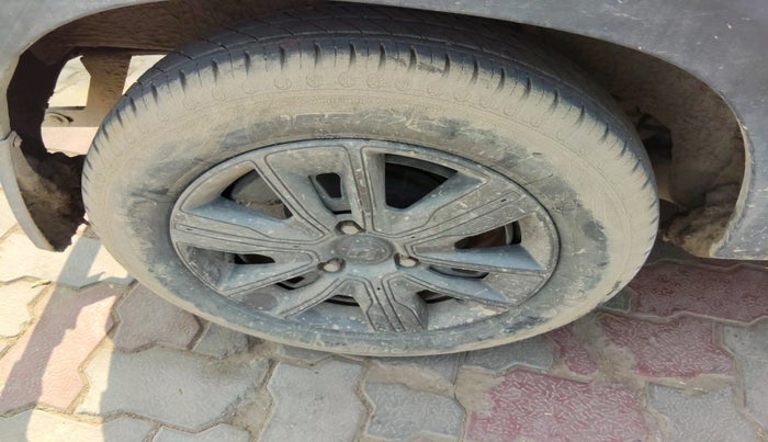 2020 Renault Kwid CLIMBER 1.0 AMT (O), Petrol, Automatic, 61,704 km, tyre