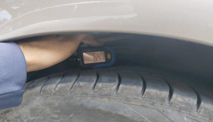 2016 Volkswagen Vento HIGHLINE 1.6 MPI, Petrol, Manual, 1,43,291 km, tyre